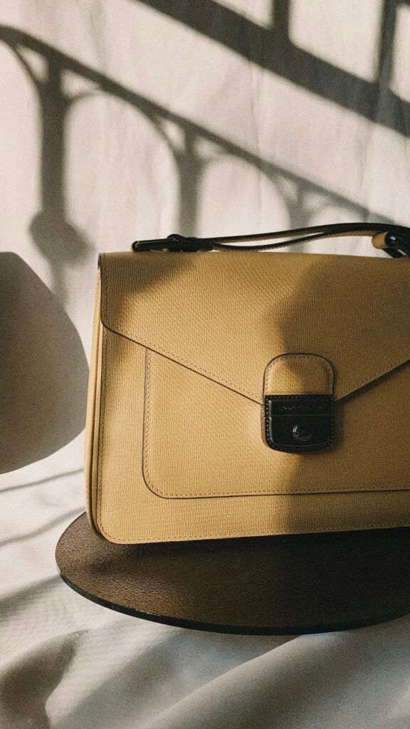 Besace en cuir couleur miel