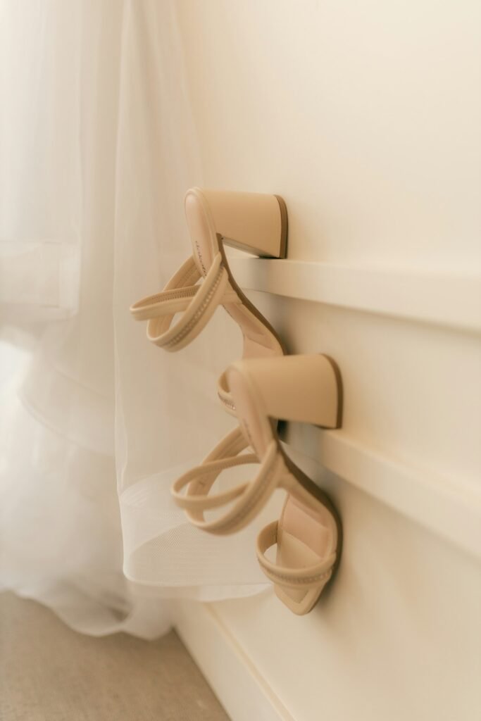 Mules à talon en cuir beige