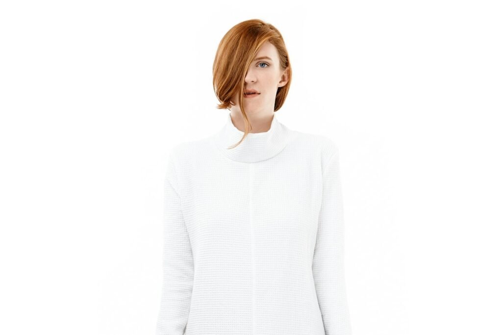 Pull blanc à col montant